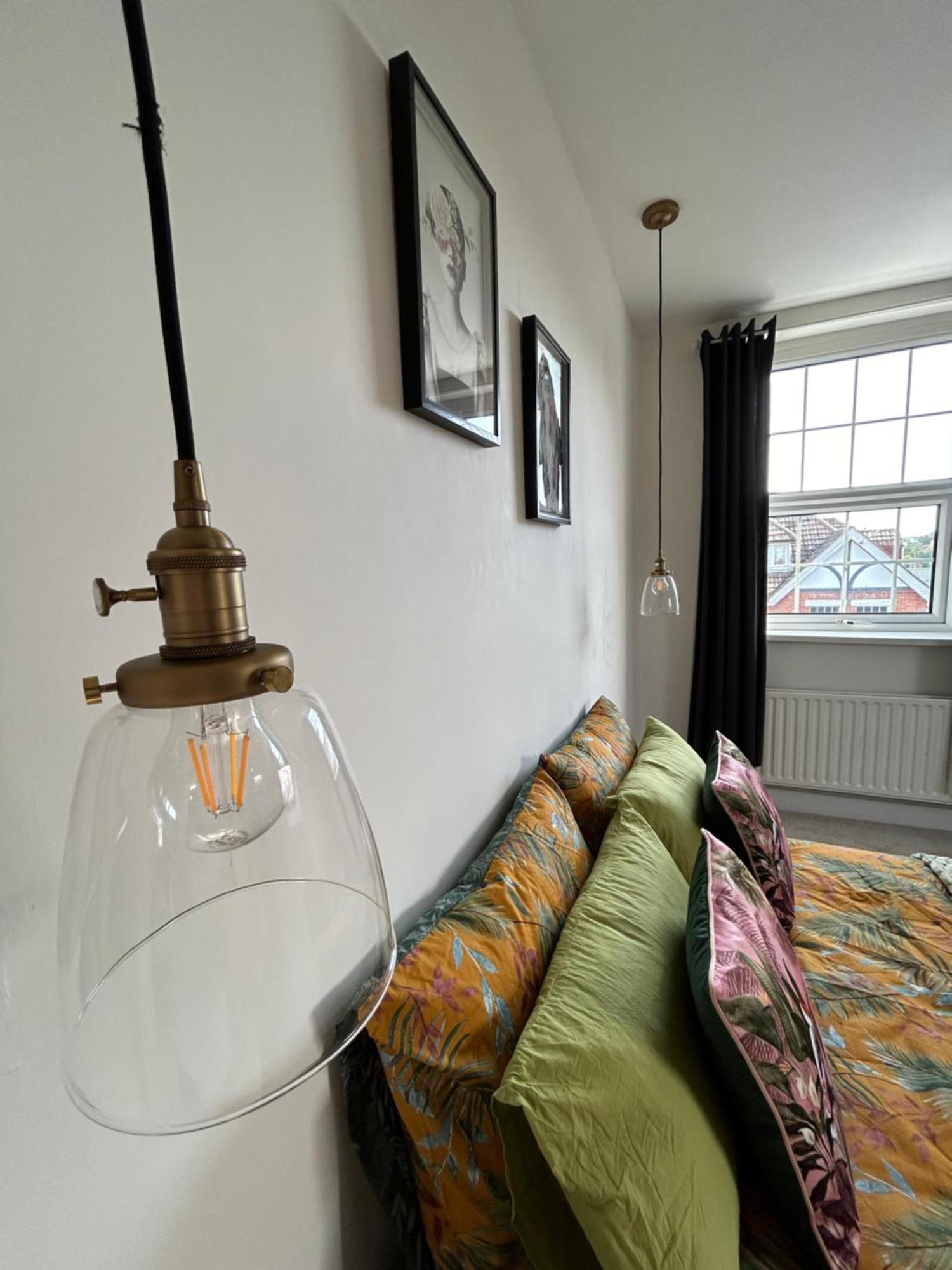 Seaside Rentals Bournemouth - 2Br, Upto 6Ppl, Beach 3 Min Walk, Dogs Ok, Wifi, Park 2 Cars ภายนอก รูปภาพ
