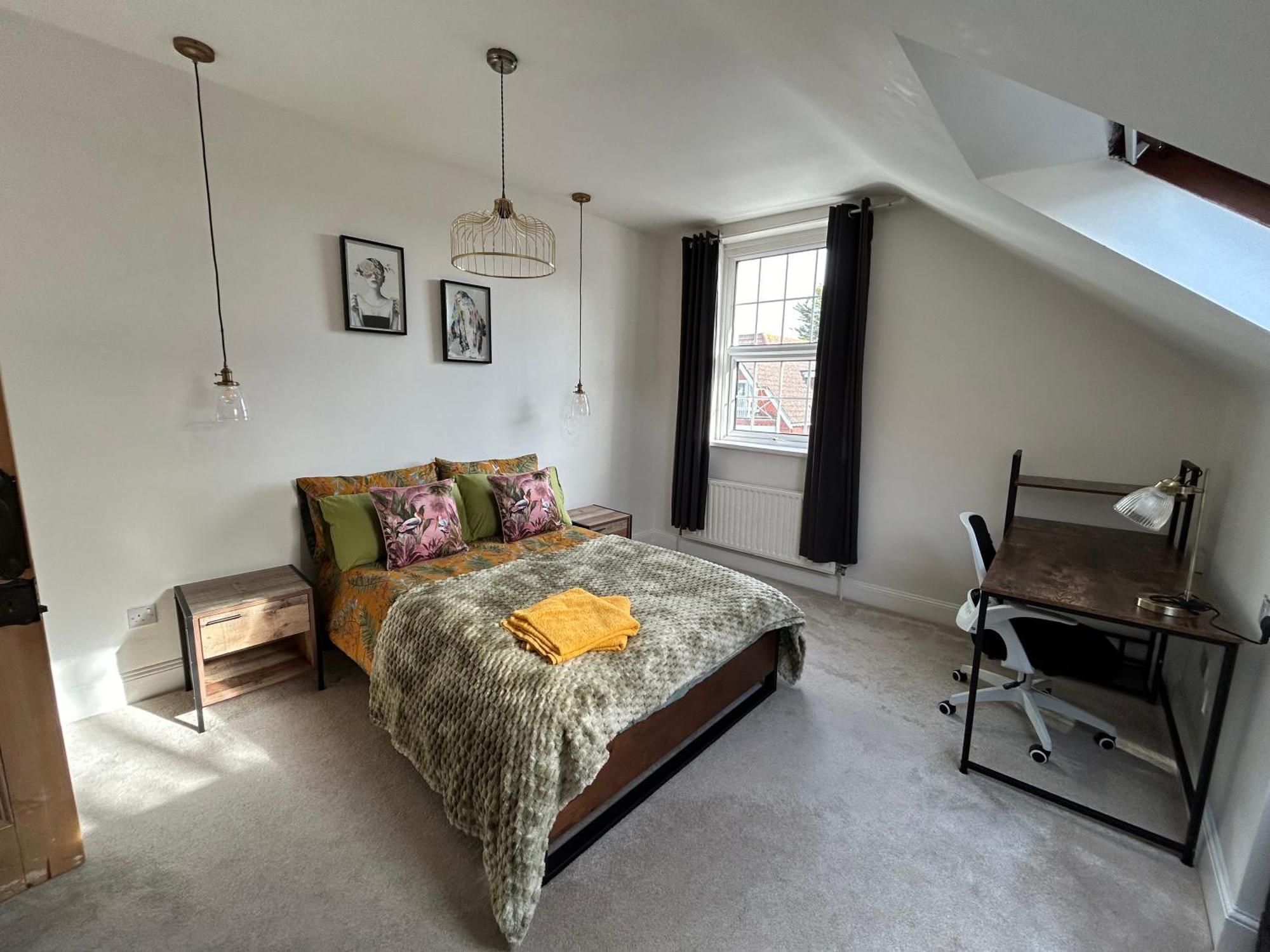 Seaside Rentals Bournemouth - 2Br, Upto 6Ppl, Beach 3 Min Walk, Dogs Ok, Wifi, Park 2 Cars ภายนอก รูปภาพ