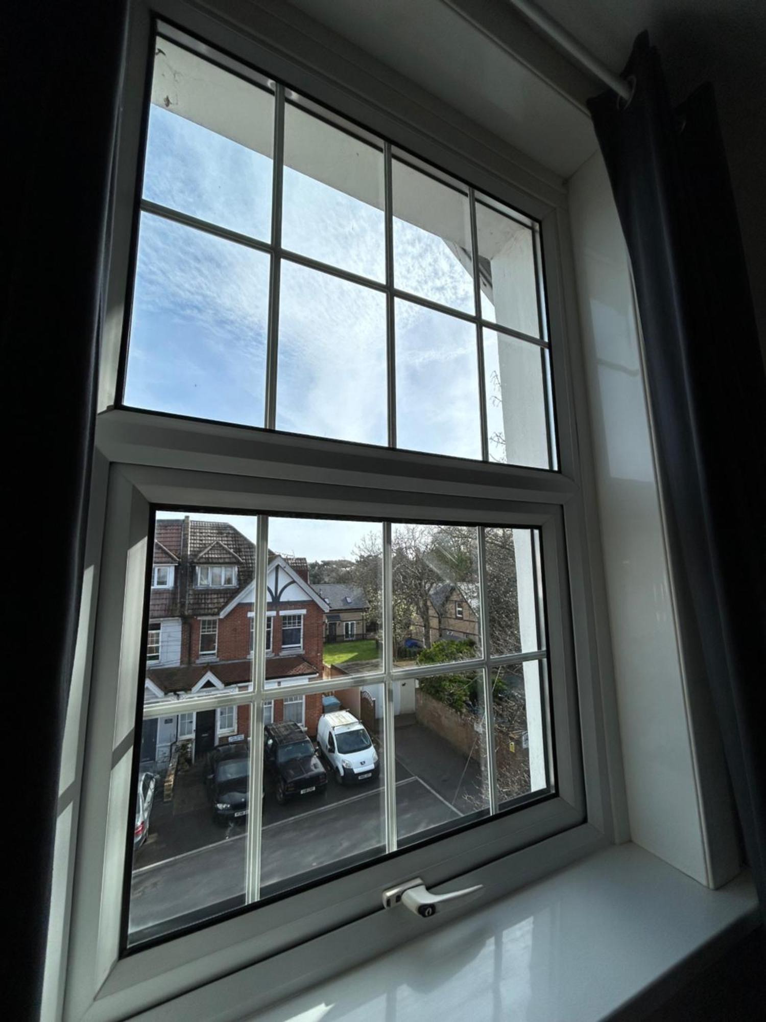 Seaside Rentals Bournemouth - 2Br, Upto 6Ppl, Beach 3 Min Walk, Dogs Ok, Wifi, Park 2 Cars ภายนอก รูปภาพ