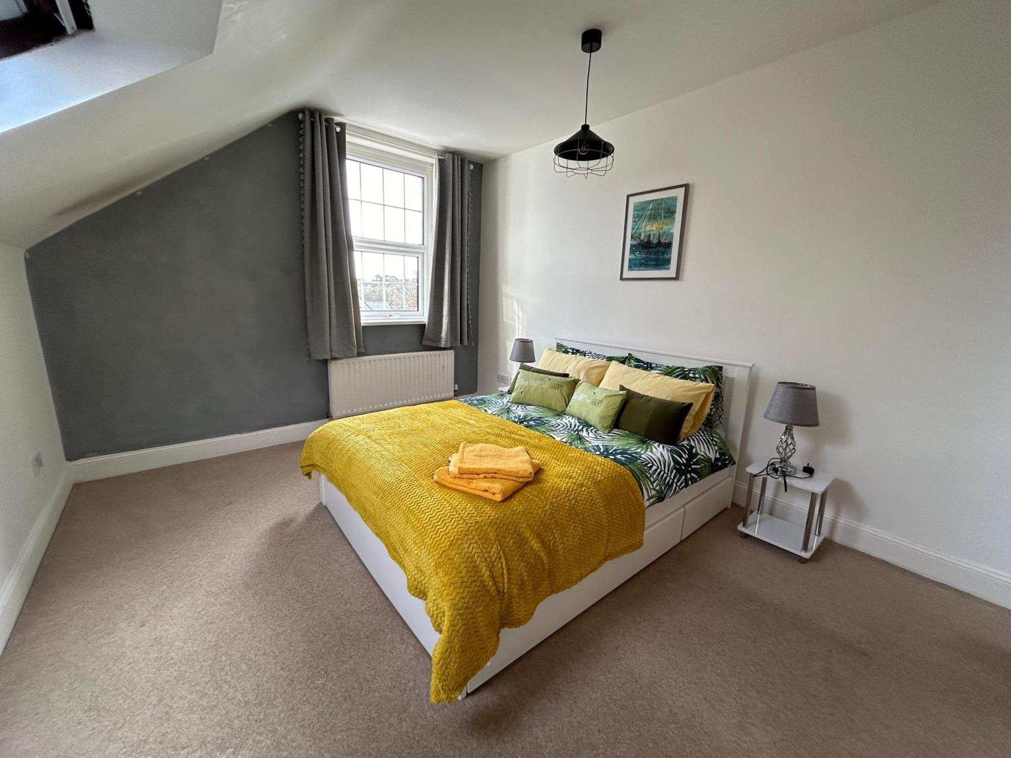 Seaside Rentals Bournemouth - 2Br, Upto 6Ppl, Beach 3 Min Walk, Dogs Ok, Wifi, Park 2 Cars ภายนอก รูปภาพ