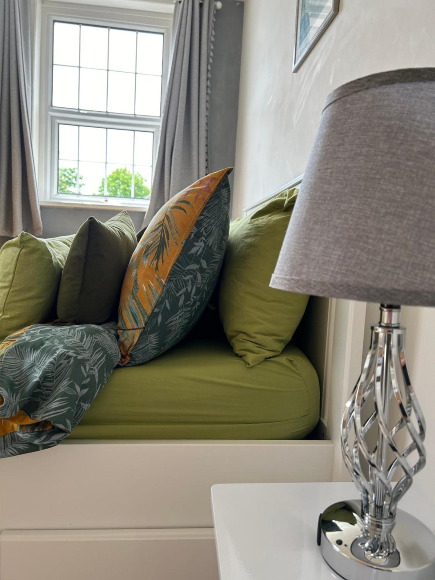 Seaside Rentals Bournemouth - 2Br, Upto 6Ppl, Beach 3 Min Walk, Dogs Ok, Wifi, Park 2 Cars ภายนอก รูปภาพ