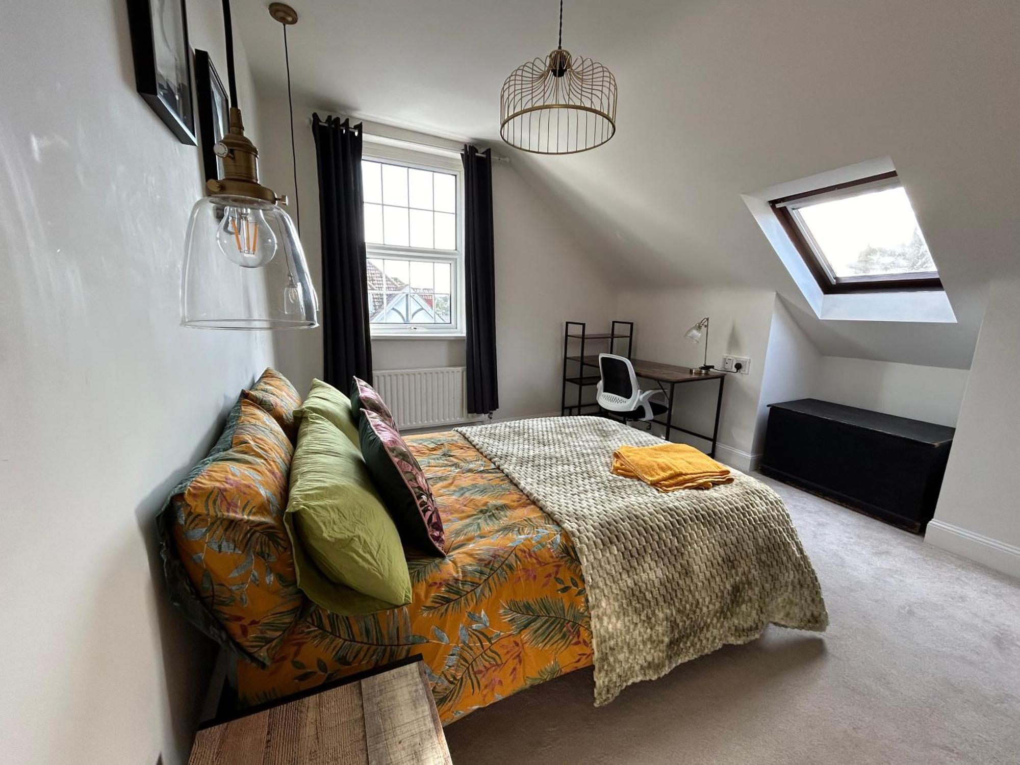 Seaside Rentals Bournemouth - 2Br, Upto 6Ppl, Beach 3 Min Walk, Dogs Ok, Wifi, Park 2 Cars ภายนอก รูปภาพ